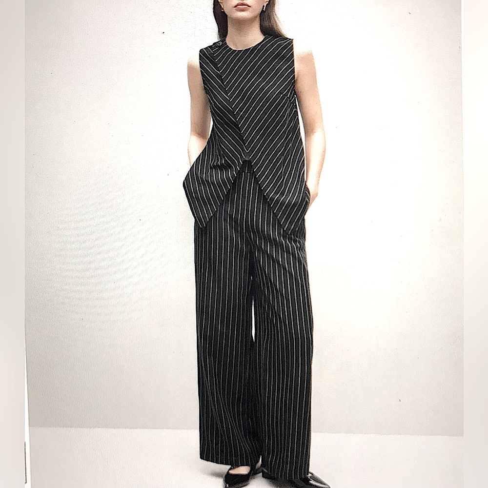 *NEW PINSTRIPE SLEEVELESS/ VEST 2-PIECE SUIT, SZ 8/10 BLACK/WHITE, BIZCHIC/SHEIN